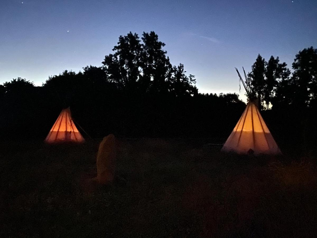 Terra-Tipike, Tipi A La Ferme Entre Terre Et Mer Trébry Zewnętrze zdjęcie